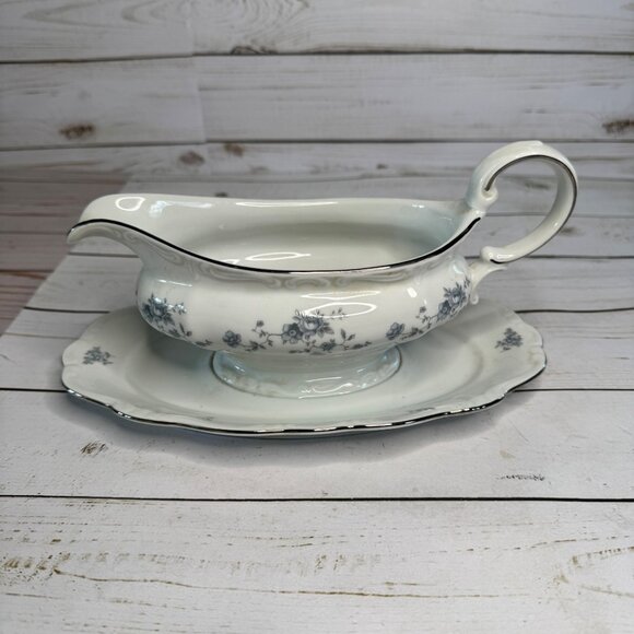 Vintage Johann Haviland Blue Garland Gravy Boat Attached Underplate Germany - Picture 1 of 7